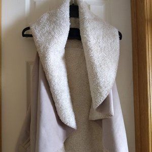 vintage Y2K NWOT versatile soft faux shearling vest 🎈HOST PICK 🎈